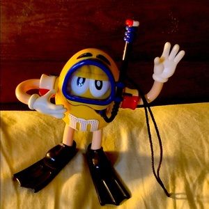 Vintage M&Ms am/fm shower radio. Will bundle. Save shipping